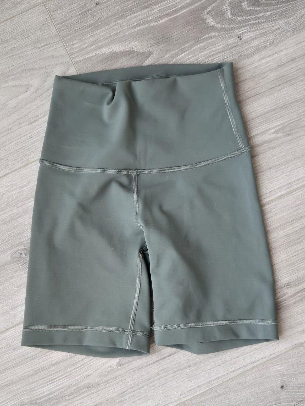 High-Waist Green Women’s Performance Bike Shorts